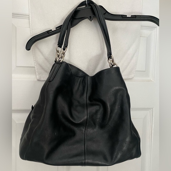 Coach Handbags - Coach black leather 3 pocket shoulder bag
